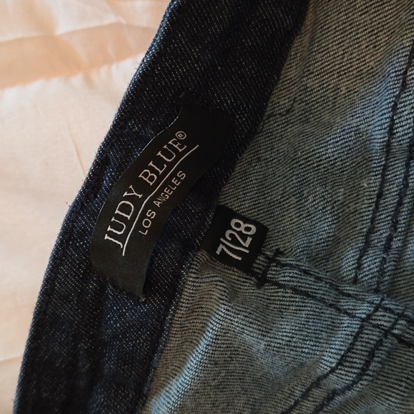 Judy Blue Jegging Jeans - Picture 2 of 4